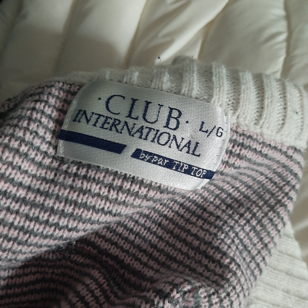 Vintage sweater size large - Picture 2 of 3